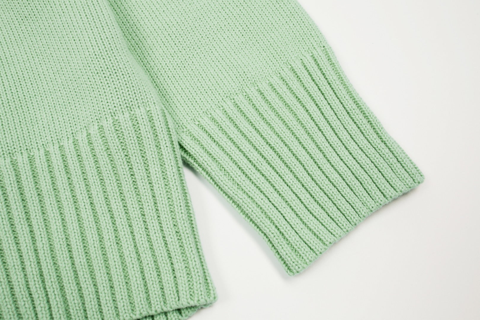 "Heart" - Sweater Mint